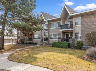 1989 Klingensmith Rd UNIT 48, Bloomfield Hills, MI 48302