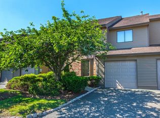 27 Castle Ridge Dr, East Hanover, NJ 07936