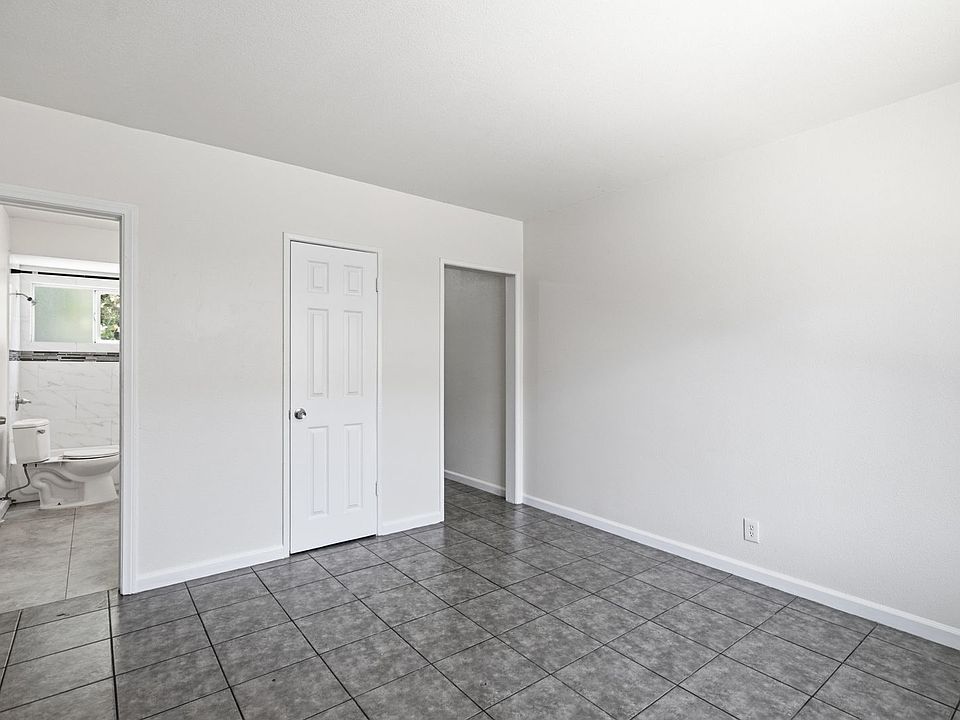 1st image of 7101 Rugby Ave #E