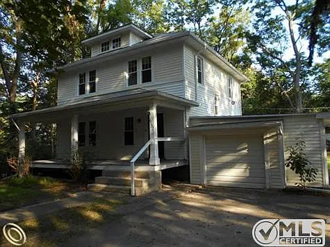 552 N Lake Angelus Rd photo 1
