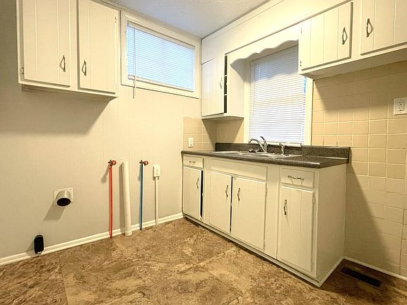 3rd image of 3016 Wimpole Ave