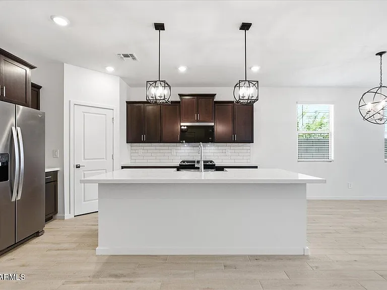 15875 W Cottontail Ln — Photo 33