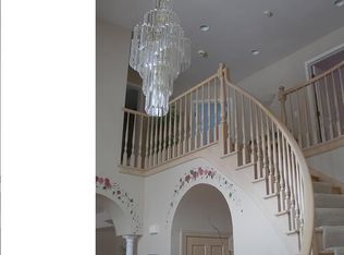 18250 Kestrel Ct, Brookfield, WI 53045