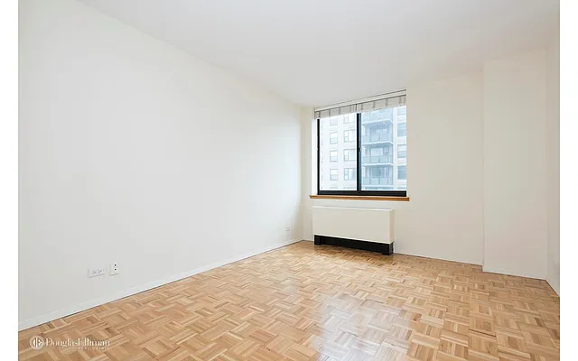 Rented by Douglas Elliman | media 24