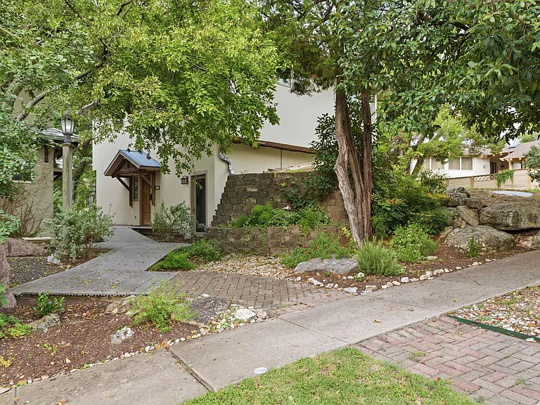 3801 Mia Tia Cir #B — Photo 32