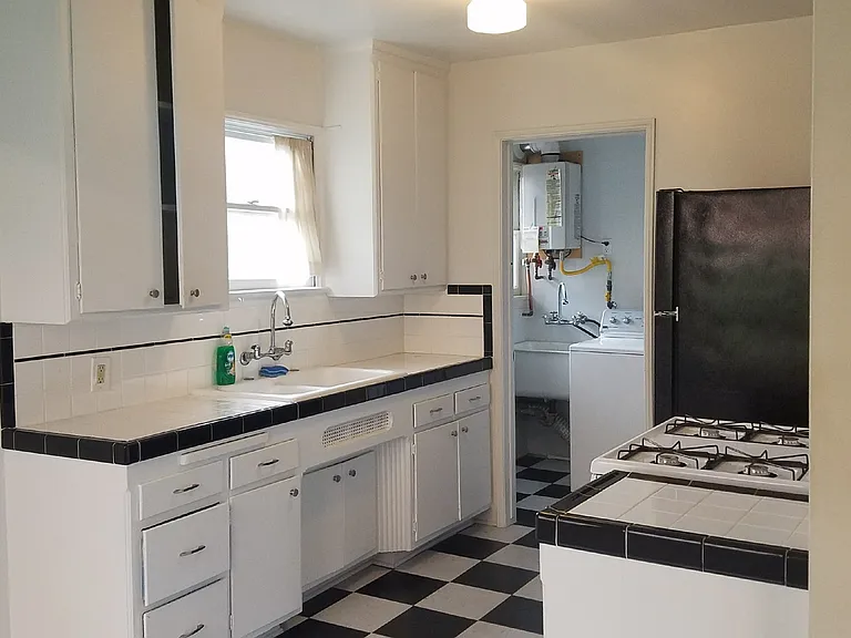 420 N Ave 66 — Photo 7