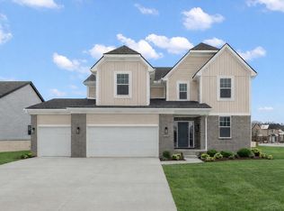 28326 Nadia Ln, Chesterfield, MI 48047