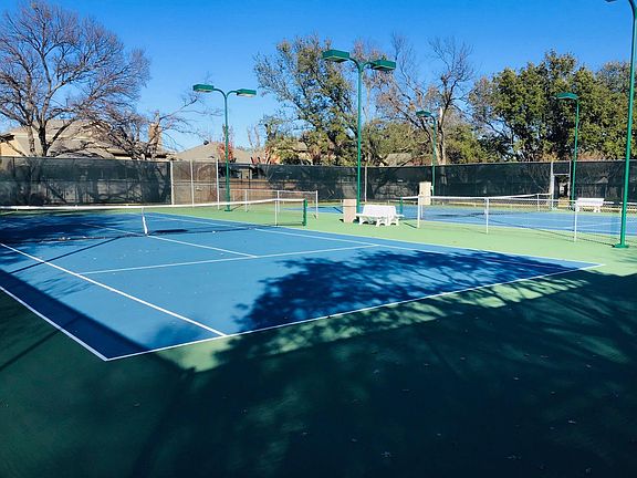 Tennis / Pickle Ball Courts