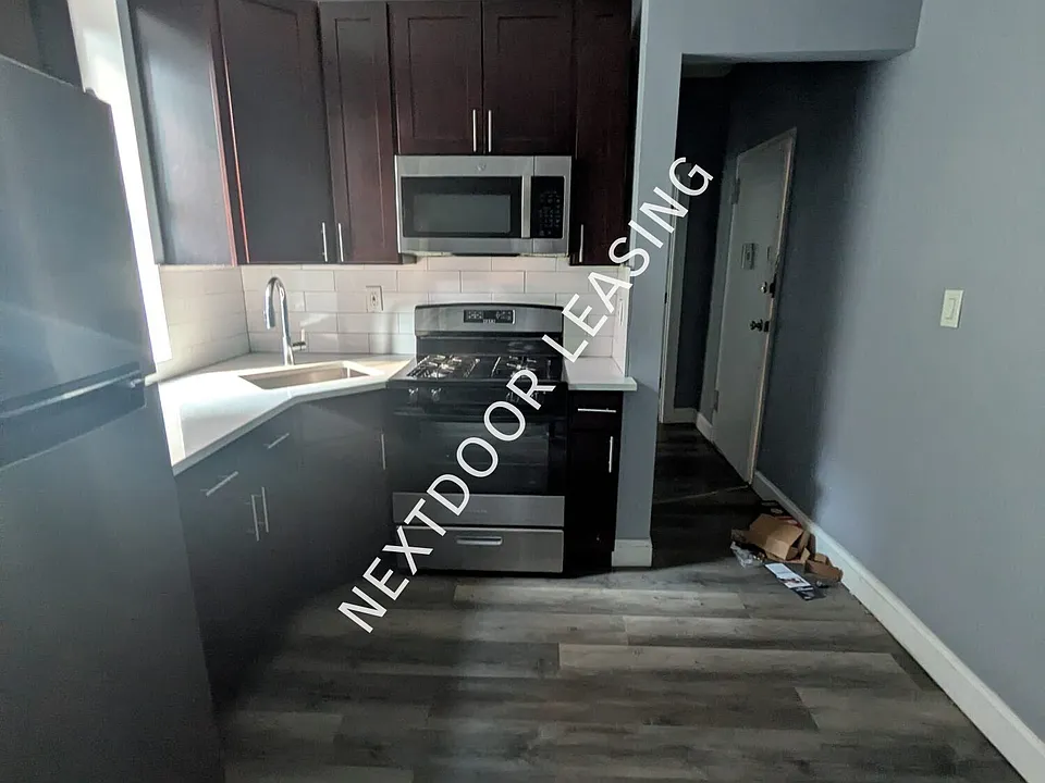 149 Zabriskie St #3M