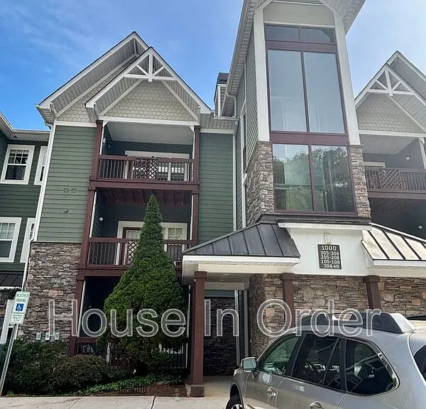 1000 Olde Eastwood Village Blvd #107 — Photo 1