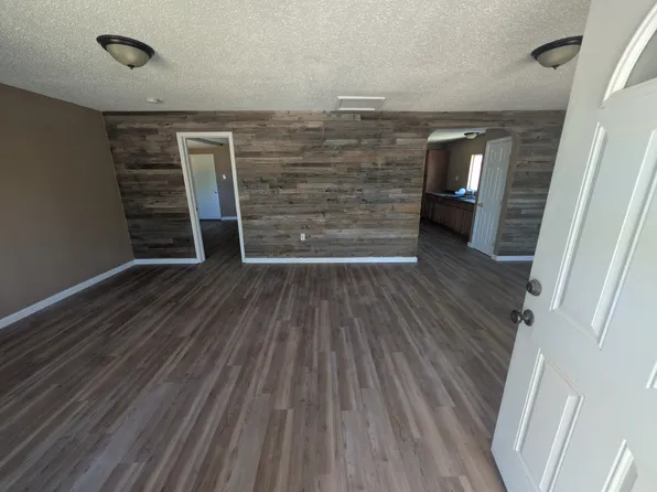 500 E Country Club Rd #A, Roswell, NM 88201