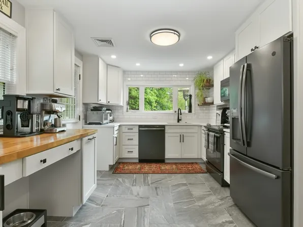 26 Heard Rd, Arlington, MA 02474