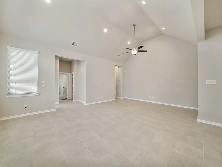1547 Crystal Stream Dr — Photo 9