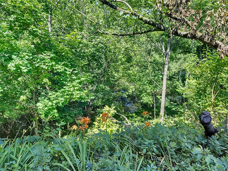 2408 Applewood Dr — Photo 28