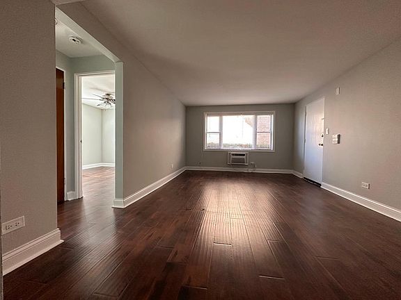 5th image of 5427 N Artesian Ave
