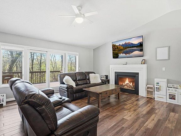 4th image of 269 E Sunset Ln