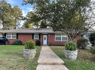 508 Edgewood Dr, Columbus, MS 39701
