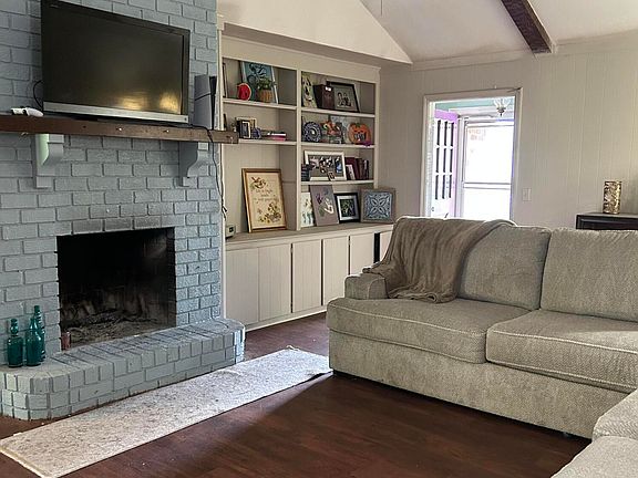 3rd image of 129 Bramwell Dr