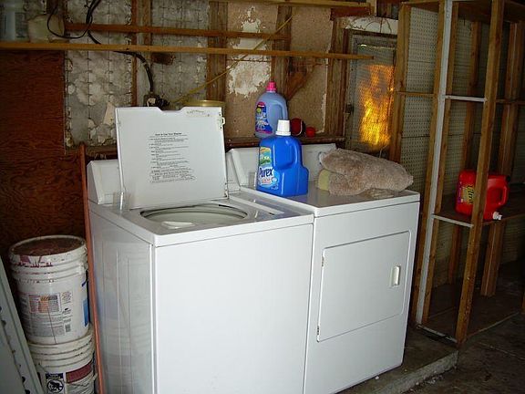 3rd image of 625 Glenridge Way