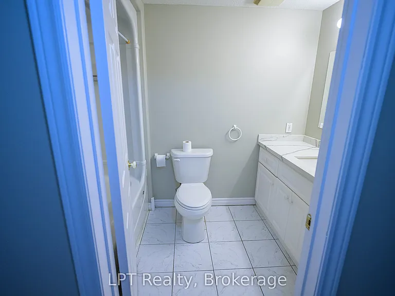 317 Queen St #103 — Photo 17