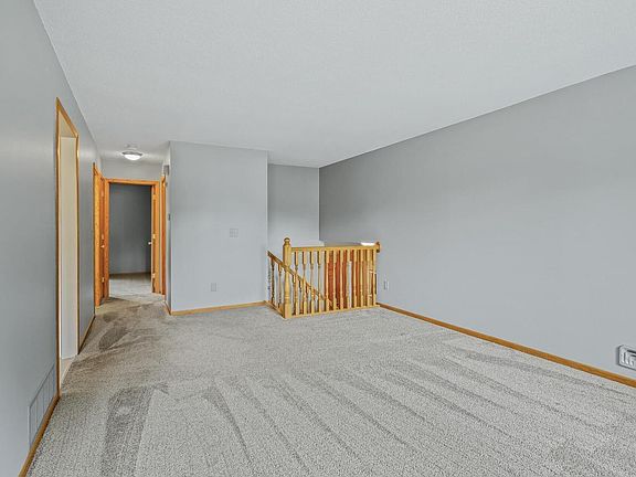 4th image of 633 Sunrise Ave