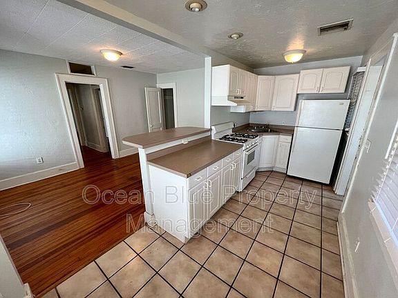 2nd image of 824 6th St N APT 4