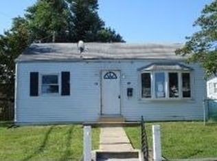 11 Hydroplane Dr, Baltimore, MD 21220