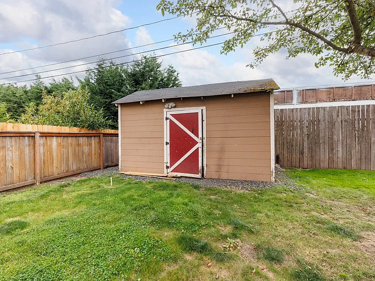 220 NW 137th Ave — Photo 27