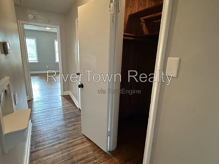 108 N Holmes St — Photo 23