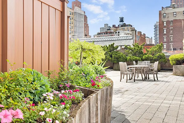 Rented by Sotheby's International Realty | media 8