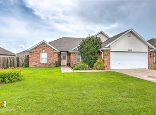 1307 E Freedom, Siloam Springs, AR 72761