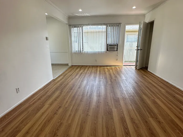 3125 S Durango Ave #5 — Photo 3