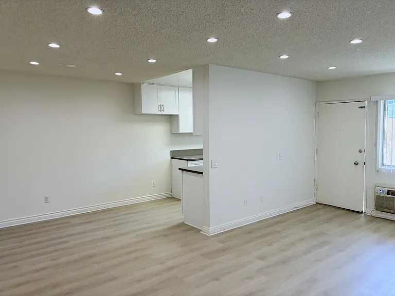 1015 E Lomita Ave #2 — Photo 2
