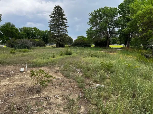 242 2nd Ave W, Deaver, WY 82421