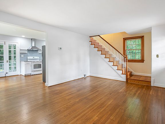 3rd image of 244 N Columbus St