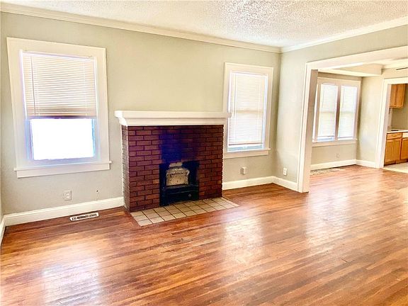2nd image of 5403 Woodland Ave