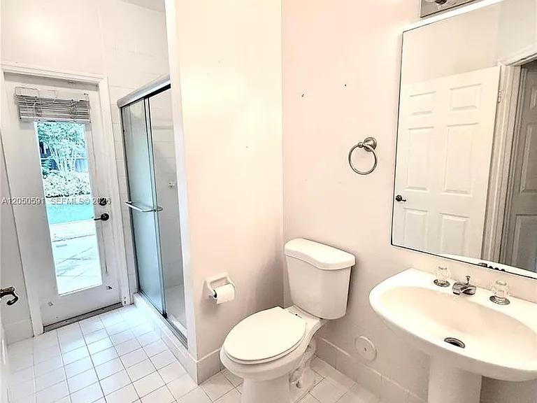 11504 SW 152nd Ct — Photo 14