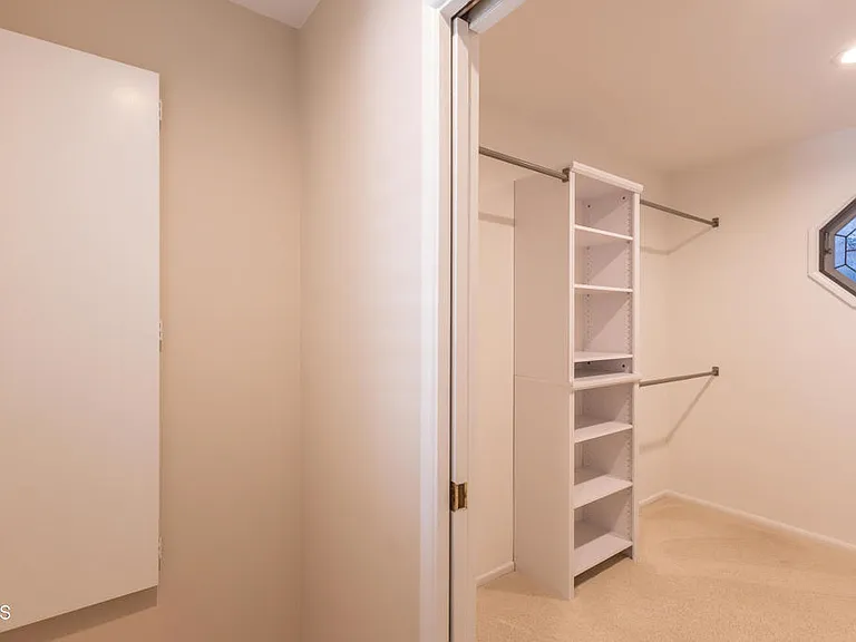 555 Paulette Pl — Photo 16