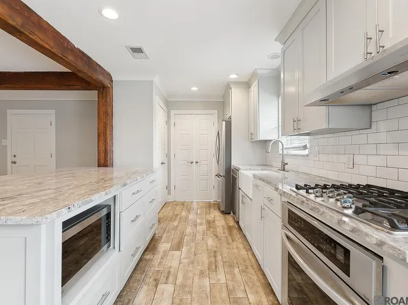 10056 Hawthorne Dr, Baton Rouge, LA 70809