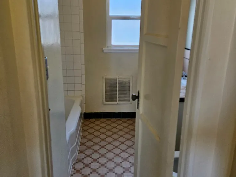 5728 Adelaide Ave — Photo 21