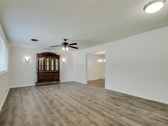 4th image of 600 Cambridge Dr
