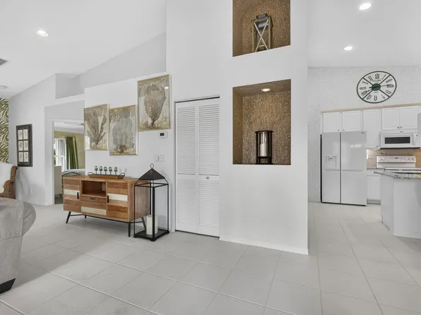 9391 Bridgeport Dr, West Palm Beach, FL 33411