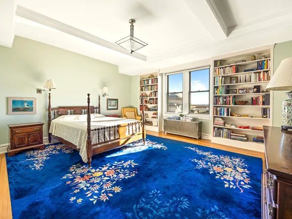 135 Eastern Parkway image 13 of 20