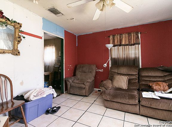 5th image of 255 N West End Ave