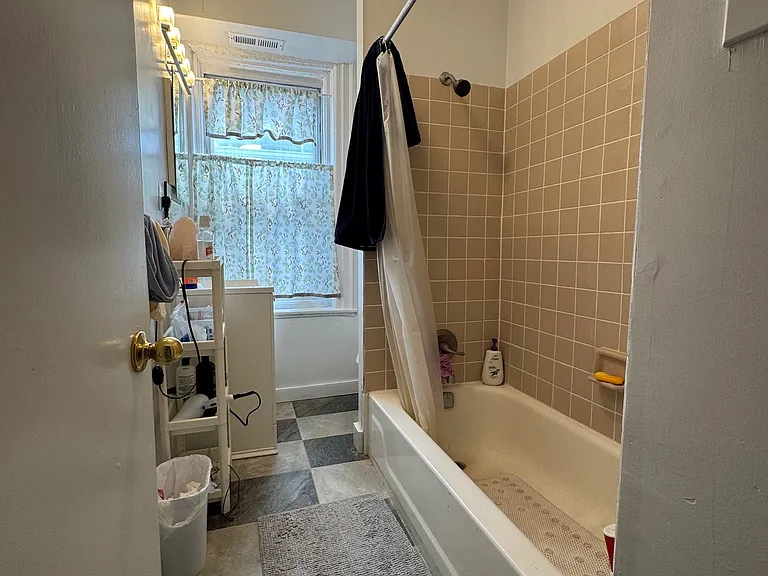 5115 Pine St #3 — Photo 6