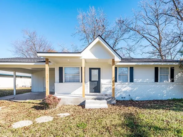 208 N Coleman St, Mabank, TX 75147