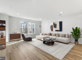 2136 Glacier Rd, Herndon, VA 20170