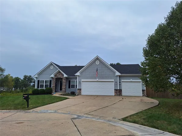205 Hunters Chase St, Winfield, MO 63389