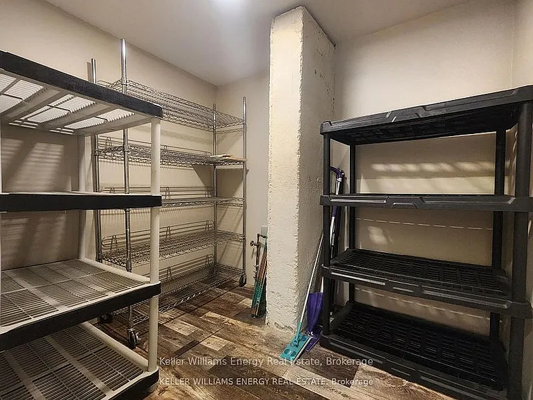737 Law St #LOWER — Photo 18