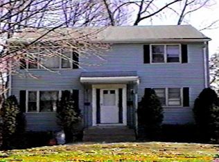 18 Lownds Dr, Windsor Locks, CT 06096